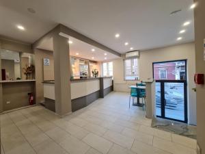 A kitchen or kitchenette at Hotel City 20