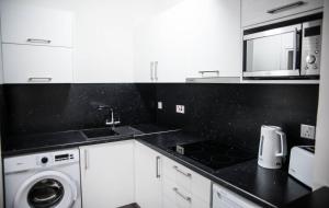 Virtuvė arba virtuvėlė apgyvendinimo įstaigoje One bedroom apartment in Paphos in good location