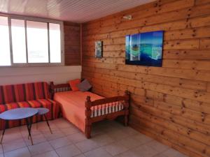 TV a/nebo společenská místnost v ubytování Bleu topaze - vue imprenable - Les Anses d'Arlet