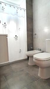 Een badkamer bij Departamento céntrico Crespo