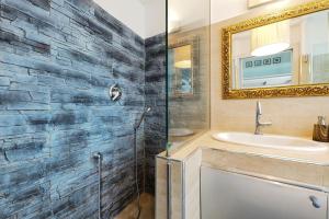 Koupelna v ubytování PrimoPiano - XXII Marzo + 44 fotografií