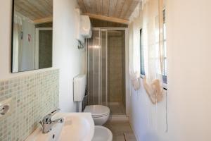 A bathroom at Casale Quadrifoglio by Mmega Még 20 kép