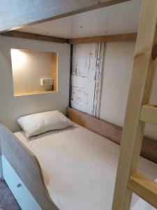Postel nebo postele na pokoji v ubytování Le Mat Hostel