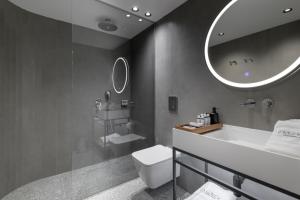 Bagno di Essence Suites Downtown Suites - Adults Only