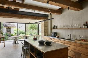 Küche/Küchenzeile in der Unterkunft La Maison de Pommard