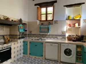 Dapur atau dapur kecil di Villa Jardin piscina climatizada