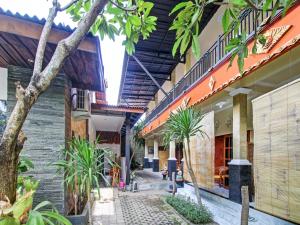 Gallery image of SUPER OYO 90672 ADHYA GUEST HOUSE LOMBOK in Tjakranegara