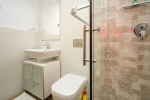 A bathroom at Rosa Chenz