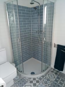 Koupelna v ubytování The POD Unique & Stylish Luxury Accommodation With Hot Tub