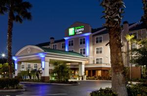 a rendering of a hotel at night at Holiday Inn Express & Suites Sarasota East, an IHG Hotel in Sarasota