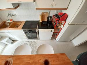 A kitchen or kitchenette at Green tea balcony - quiet & cozy- Ano Glyfada