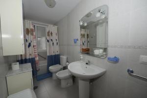A bathroom at CASA PALACIO LAS PALOMAS