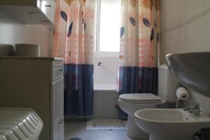 A bathroom at CASA PALACIO LAS PALOMAS