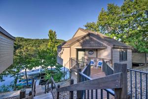 Budova, kde se prázdninový dům nachází