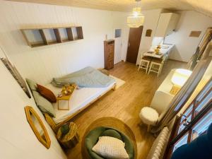 Kuchyň nebo kuchyňský kout v ubytování Studio avec sauna - 300m des pistes