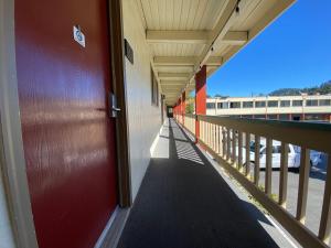 Balkón nebo terasa v ubytování BeachCombers Inn
