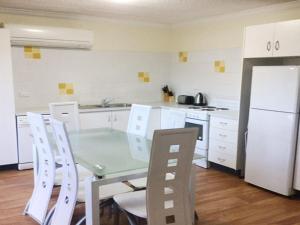 A kitchen or kitchenette at Sting Dream - STAY 3 PAY 2 OR Lazy Sunday late checkout