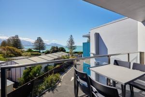 Balcony o terrace sa Kaikoura Luxury Apartments - Formerly Waves Luxury Apartments
