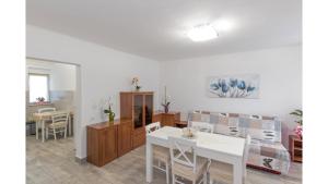 Restoran atau tempat lain untuk makan di Apartment Erin by Rent Istria