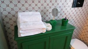 A bathroom at La Finestra sul Lago
