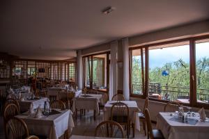 Un restaurant sau alt loc unde se poate mânca la Hotel Coste