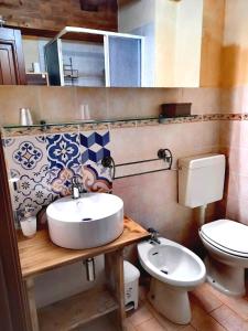 A bathroom at IL TROTTAPIANO HOME