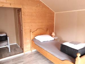Cama o camas de una habitación en Monteurzimmer Ausma Weener - FeWo Vakantiehuis Weener