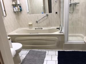 Kylpyhuone majoituspaikassa Melrose cottage