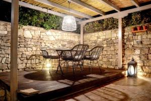 Posedenie v ubytovaní Hammock House