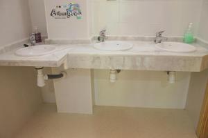 Koupelna v ubytování Albergue Multiaventura Active Andalucia