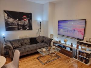 Spacious & Central London Park ground floor flat