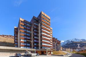 a rendering of a tall building at Appartement chaleureux à Val Thorens, 36m², à 40m des pistes in Val Thorens