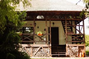 Afbeelding uit fotogalerij van Private Lake House in Pirnove