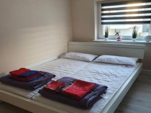 Кровать или кровати в номере Apartment in Saxony in a charming area
