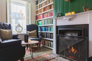 The library in the inn 