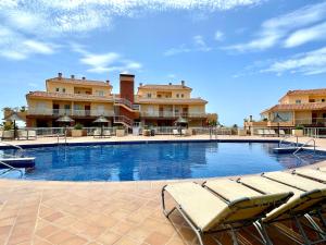 Bazén v ubytovaní Malibu Mansion Club la Costa World with Sea View and hydromassage bath in Mijas Costa alebo v jeho blízkosti