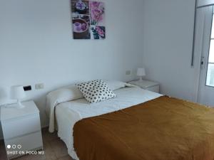 A bed or beds in a room at CASA PASAXE 1º