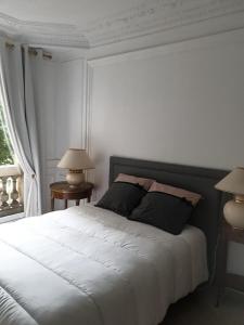 Gallery image of CHARMING FLAT -PRIVATE AVENUE - 16 TH in Paris