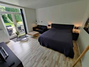 Afbeelding uit fotogalerij van Provstegården Bed & Breakfast in Hovedgård +42 foto's