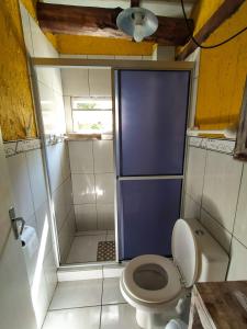 卡内拉Cabanas El Polista的带厕所和淋浴的小浴室 更多51张照片