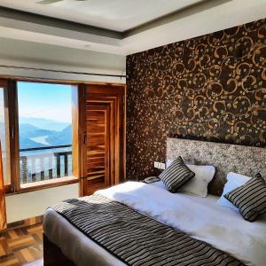 Кровать или кровати в номере Baakhli Guest House and restaurant