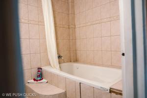 Kupatilo u objektu Belle View Apartment Villa - La Mar penthouse