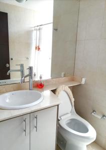 CUMBAYA LINDO APARTAMENTO tesisinde bir banyo