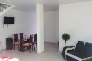 TV a/nebo společenská místnost v ubytování Casa en conjunto campestre, rana y bolirrana incluido.