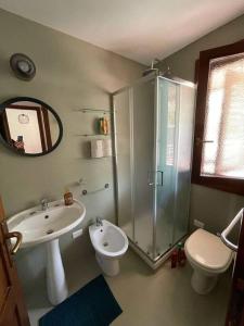 Et badeværelse på Magabu' - swimming pool and free parking