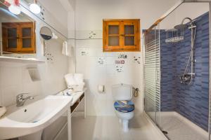 A bathroom at Villa Glavina Még 37 kép