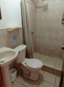 A bathroom at MyBestStay Piedra del Mar