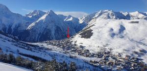 L'établissement Studio Alpheratz Forest - 1 à 3 pers - WIFI, balcon, vue piste et glacier Muzelle, calme, proche commerces et pistes- TSC Super Venosc à 80m en hiver
