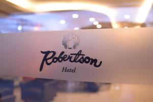 Certifikát, hodnocení, plakát nebo jiný dokument vystavený v ubytování Robertson Hotel