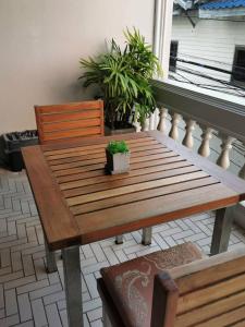 Balkón nebo terasa v ubytování BaanBusarin Hotel + 32 fotografií